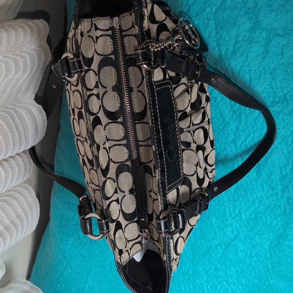 Coach Black and Cream Signature Tote - Picture 3 of 6